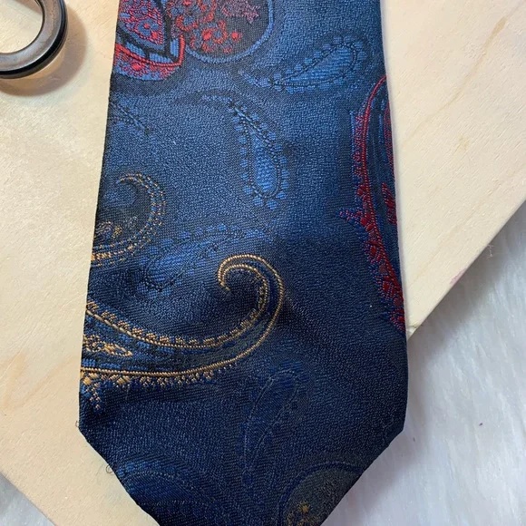 Oscar De La Renta Mens Tie Navy Paisley Print EUC - Picture 7 of 11